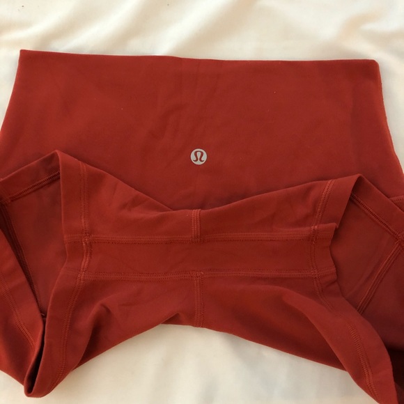 Lululemon size 6 align shorts 4” cayenne - Picture 4 of 5